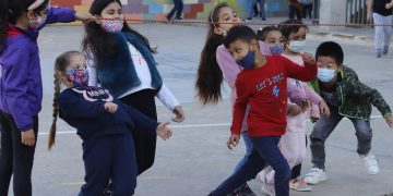 Perú elimina la obligatoriedad de mascarillas para niños en las escuelas