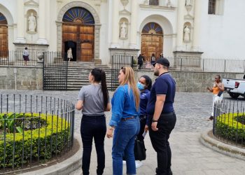 Turistas del vecino país disfrutan de sus fiestas agostinas en atractivos turísticos guatemaltecos.