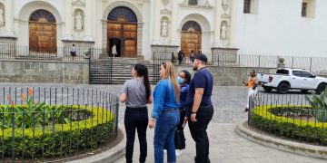 Turistas del vecino país disfrutan de sus fiestas agostinas en atractivos turísticos guatemaltecos.