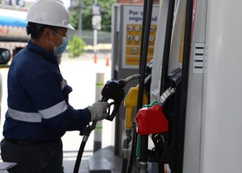 Publican actualización de precios de referencia de los combustibles