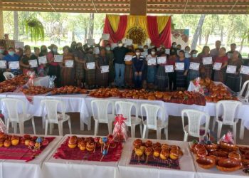 Beneficiarias de Beca Artesano en Rabinal concluyen ciclo de capacitación