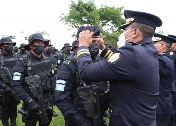 Gradúan a nuevos mandos y unidades especialistas de la PNC