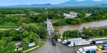 Guatemala y El Salvador fortalecen atención en aduanas para el comercio