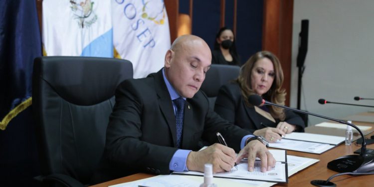 Firman convenio para beneficiar a privadas de libertad e hijos
