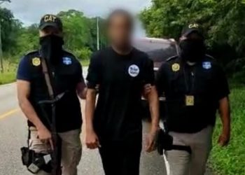 Expulsan de territorio nacional a dos mareros salvadoreños