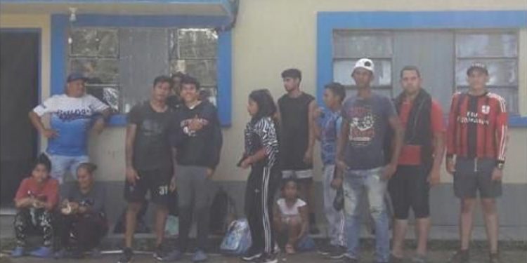 Por ingreso irregular al país remiten a Migración a extranjeros