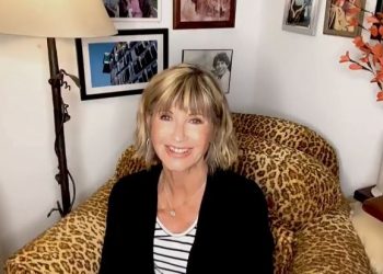 Subastan uno de los autos de "Grease" con la firma de Olivia Newton-John