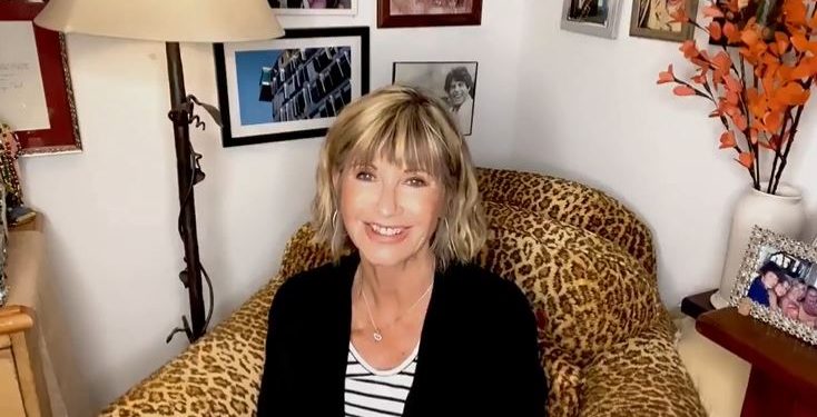 Subastan uno de los autos de "Grease" con la firma de Olivia Newton-John