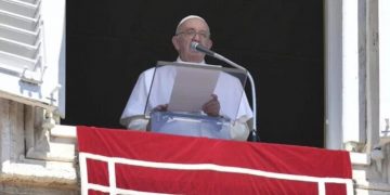 Papa pide misericordia para el “atormentado pueblo ucraniano”