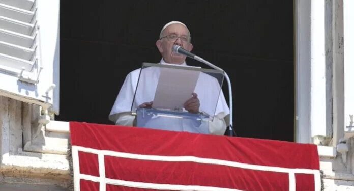 Papa pide misericordia para el “atormentado pueblo ucraniano”