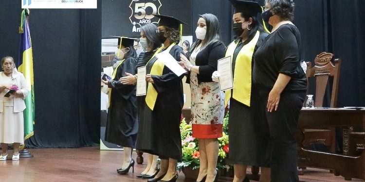 Acto de Graduación Niñeras