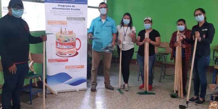 MAGA asesora a comunitarios para creación de huertos familiares