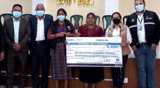 Emprendedoras reciben capital semilla para iniciar su negocio