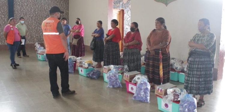 Familias del valle del Polochic reciben asistencia, tras daños por lluvias