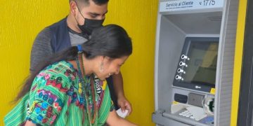 Pequeños agricultores de Baja Verapaz reciben estipendio por conservación de suelos
