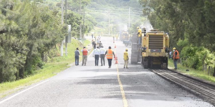 Covial comienza trabajos en tramo que conduce a Jalapa