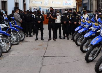 Continúa entrega de motocicletas a personal de la PNC