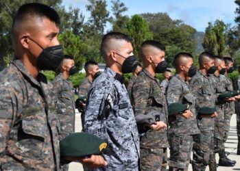 Huehuetenango: 86 ciudadanos concluyen curso básico de soldado