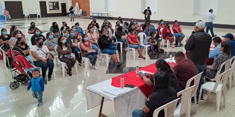 Beca Artesano empodera a madres de familia de Chimaltenango