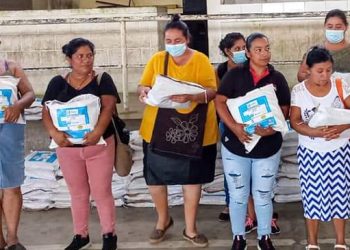 Huertos familiares y escolares fortalecen nutrición en Santa Rosa