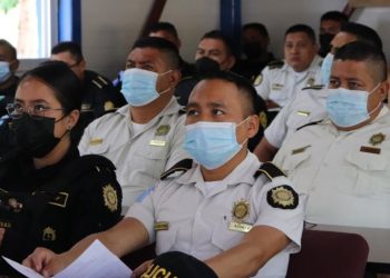 Agentes de la PNC fortalecen capacidades en casos que involucran a menores