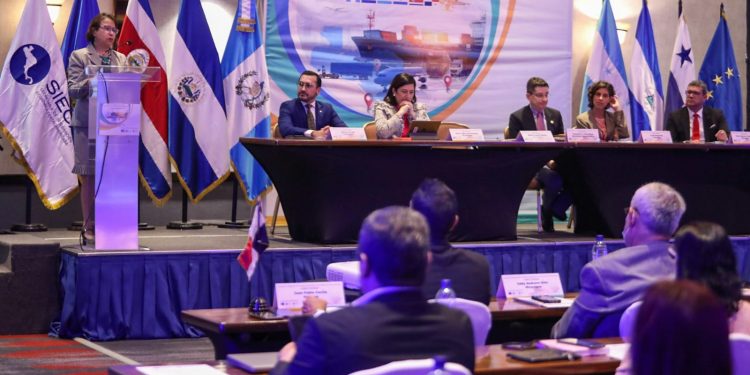 Concluye encuentro regional sobre facilitación de comercio