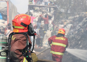 Bomberos municipales han atendido miles de incidentes desde su fundación.