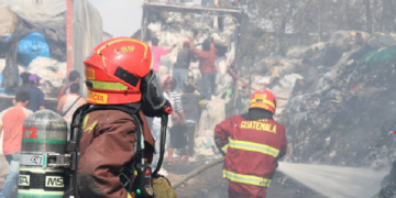 Bomberos municipales han atendido miles de incidentes desde su fundación.
