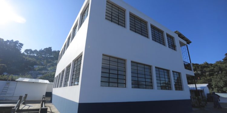 Entregan nuevas instalaciones de Escuela José Ignacio Ortiz Vides, en Antigua Guatemala