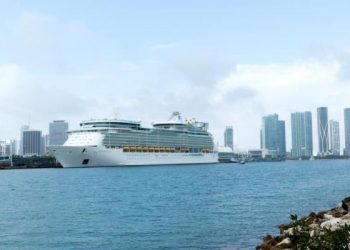 Royal Caribbean proveerá en su flota internet de la red Starlink de SpaceX