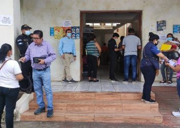 Por segundo día, desarrollan jornada móvil de emisión de pasaportes en Coatepeque