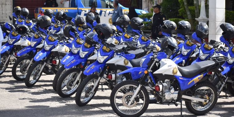 Agentes policiales de Santa Rosa son fortalecidos con motocicletas