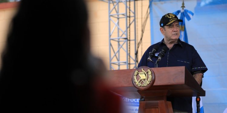 Presidente reafirma compromiso por impulsar el desarrollo vial en Jalapa