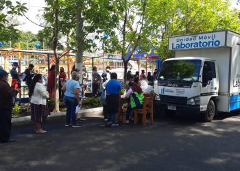 Las pruebas se realizan a comerciantes de la Feria de Jocotenango.