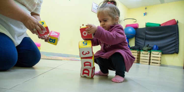 La primera infancia es el grupo de niños desde los 0 hasta los 6 años.