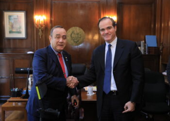 Presidente Giammattei se reúne con titular del Banco Interamericano de Desarrollo