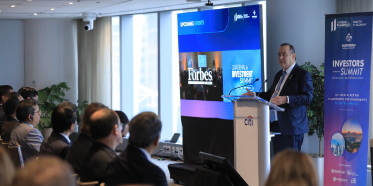 Presidente expone oportunidades de inversión en Guatemala en el Investor Summit, Nueva York