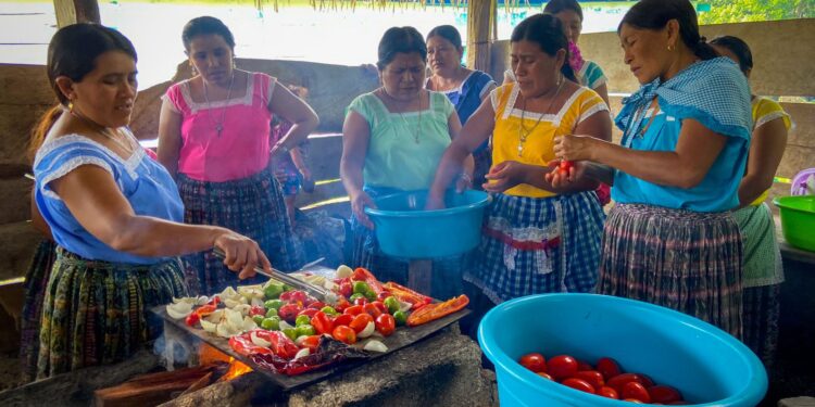 Hogar Rural fortalece la seguridad alimentaria y empoderamiento de las mujeres
