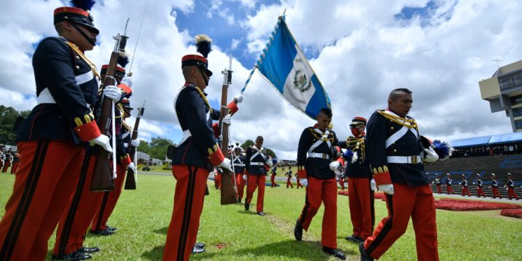 Presidente participa en conmemoración del 149 aniversario de la Escuela Politécnica