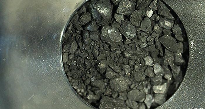 Hallan agua carbonatada y materia orgánica en muestras del asteroide Ryugu