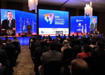 Presidente participa en el XVII Congreso Industrial