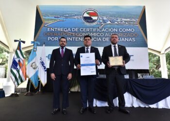 SAT entrega certificación de operador económico autorizado a EPQ