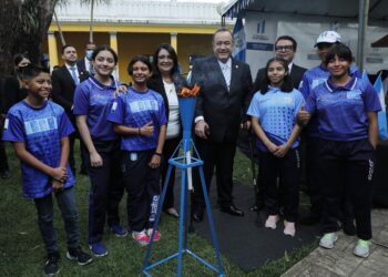 Gobernante: “Que el fuego patrio se encienda en nuestros corazones”