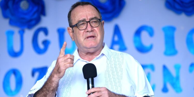 Mandatario destaca importancia de continuar impulsando el desarrollo del país