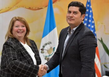 Empresa Yazaki presenta equipo de trabajo para Guatemala
