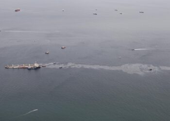 Software predice en 5 minutos el movimiento de petróleo derramado en el mar
