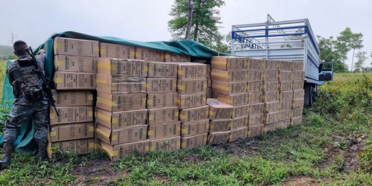 Localizan cargamento de cigarrillos de contrabando en Petén