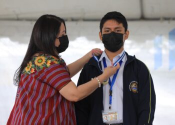 Condecoran a 36 estudiantes distinguidos por su excelencia académica