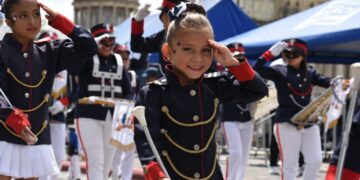 Desfile cívico del 15 de septiembre en Guatemala