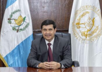 Juramentan a Edwin Oswaldo Martínez Cameros como ministro de Finanzas